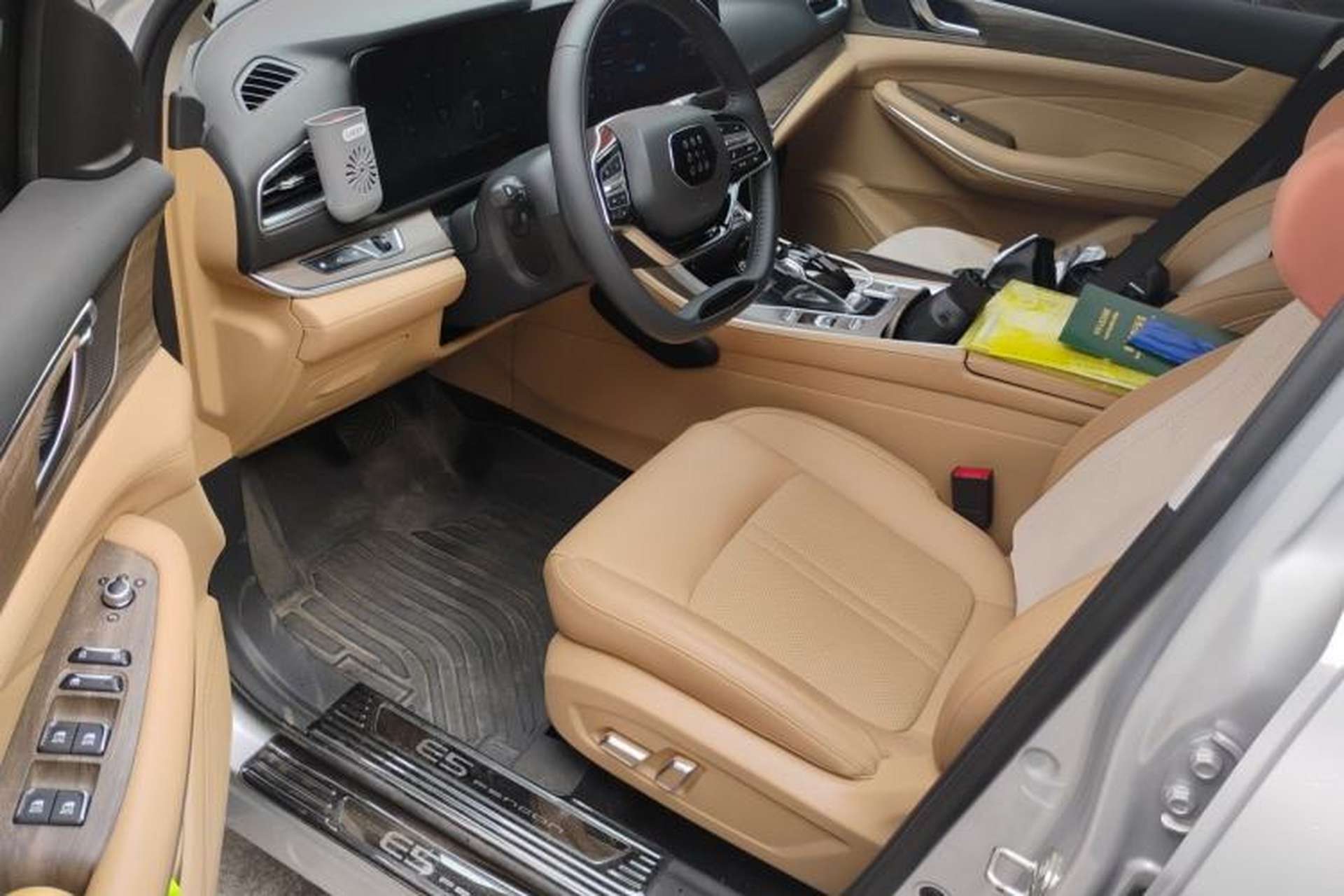 Used Landian E5 2023 1.5L DE-i 100KM Zhenxiang Edition 7-Seater Driver Seat