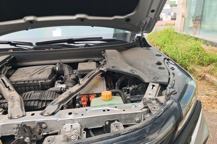 Used Landian E5 2023 1.5L DE-i 100KM Zhenxiang Edition 7-Seater Engine Bay Left