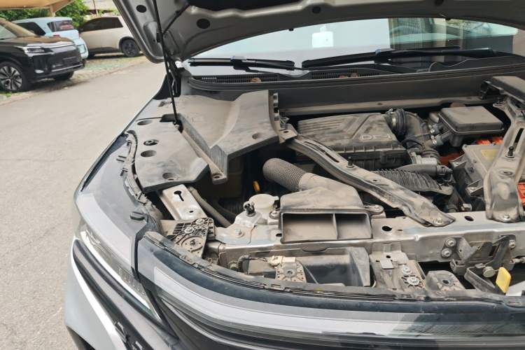 Used Landian E5 2023 1.5L DE-i 100KM Zhenxiang Edition 7-Seater Engine Bay Right