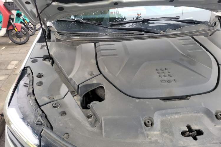 Used Landian E5 2023 1.5L DE-i 110KM Flagship 7-Seater Engine Bay Right