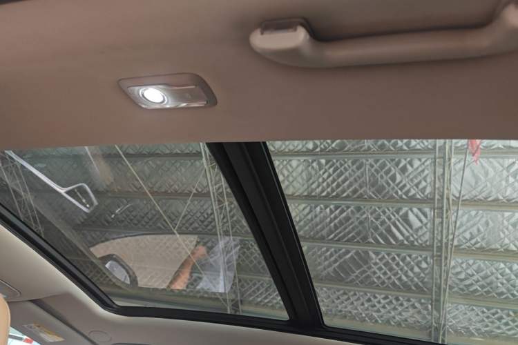 Used Landian E5 2023 1.5L DE-i 100KM Zhenxiang Edition 7-Seater Headliner