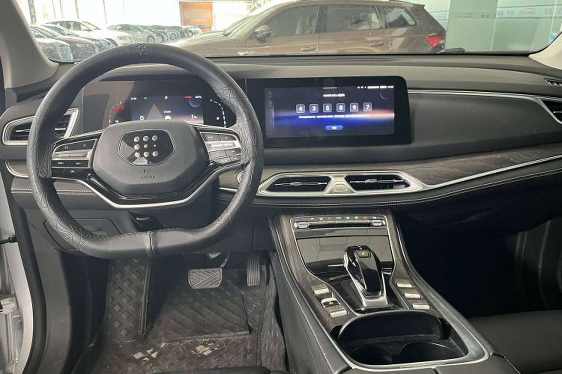Used Landian E5 2023 1.5L DE-i 100KM Comfort Edition 7-Seater Interior 1