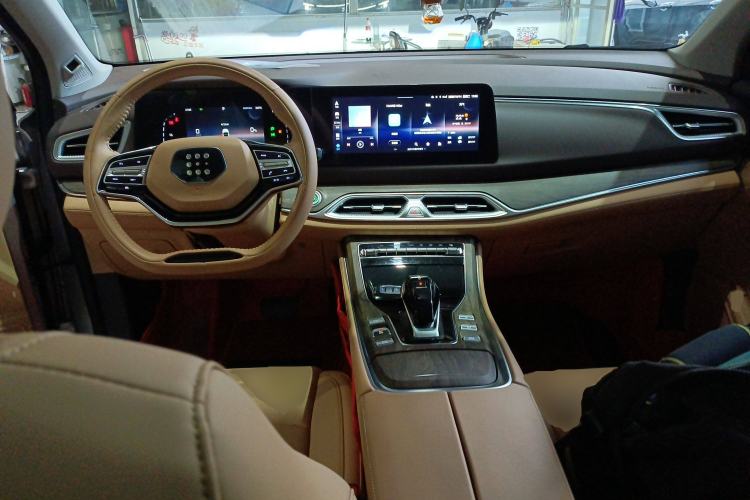 Used Landian E5 2023 1.5L DE-i 100KM Zhenxiang Edition 7-Seater Interior 2