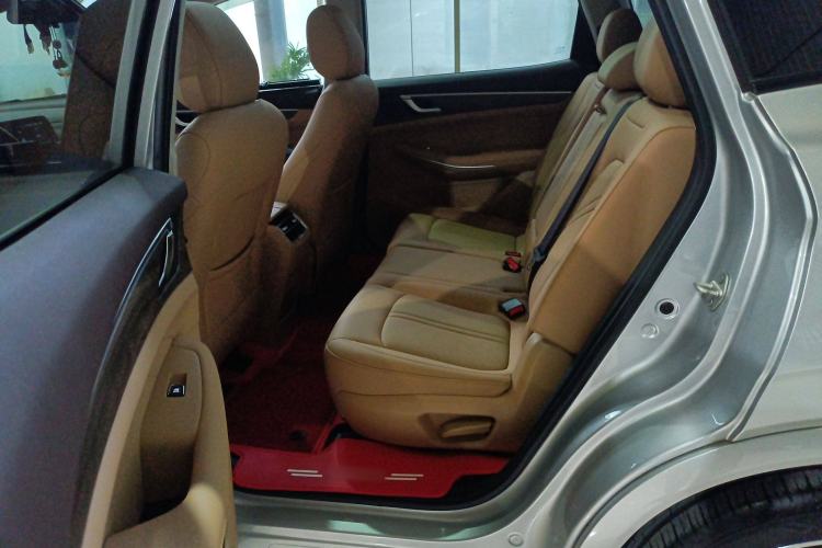 Used Landian E5 2023 1.5L DE-i 100KM Zhenxiang Edition 7-Seater Interior 4