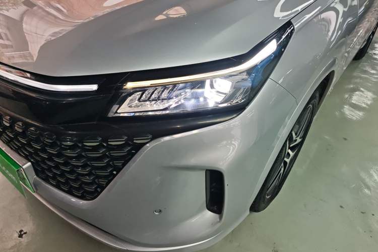 Used Landian E5 2023 1.5L DE-i 110 km Flagship Model 5 Seats Left Front Headlight