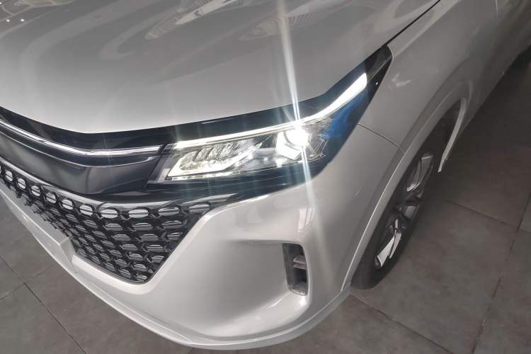 Used Landian E5 2023 1.5L DE-i 100KM Comfort Edition 7-Seater Left Front Headlight