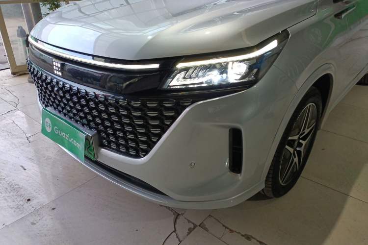 Used Landian E5 2023 1.5L DE-i 100KM Zhenxiang Edition 7-Seater Left Front Headlight