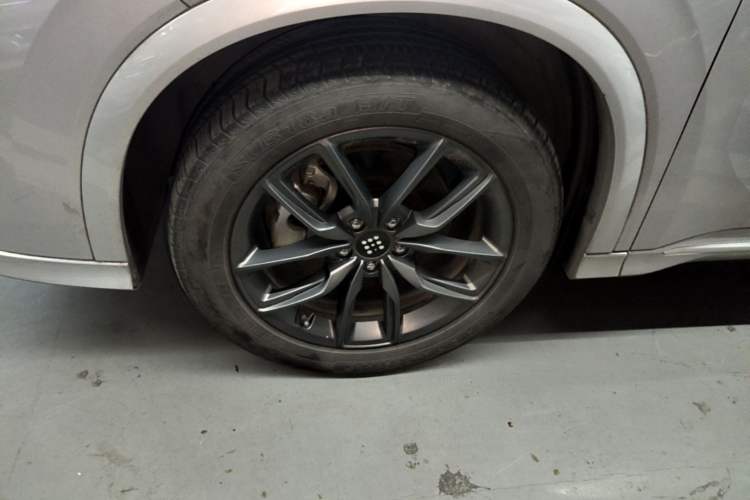 Used Landian E5 2023 1.5L DE-i 100KM Comfort Edition 7-Seater Left Front Wheel Hub