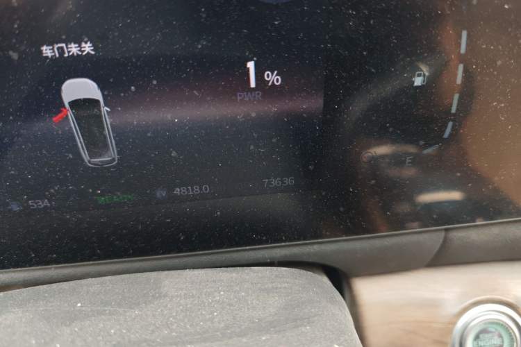 Used Landian E5 2023 1.5L DE-i 100KM Zhenxiang Edition 7-Seater Odometer Close Up