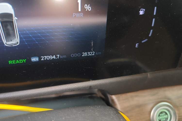 Used Landian E5 2023 1.5L DE-i 100KM Comfort Edition 7-Seater Odometer Close Up