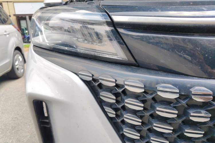 Used Landian E5 2023 1.5L DE-i 100KM Enjoyment Version 5 Seats Right Front Headlight