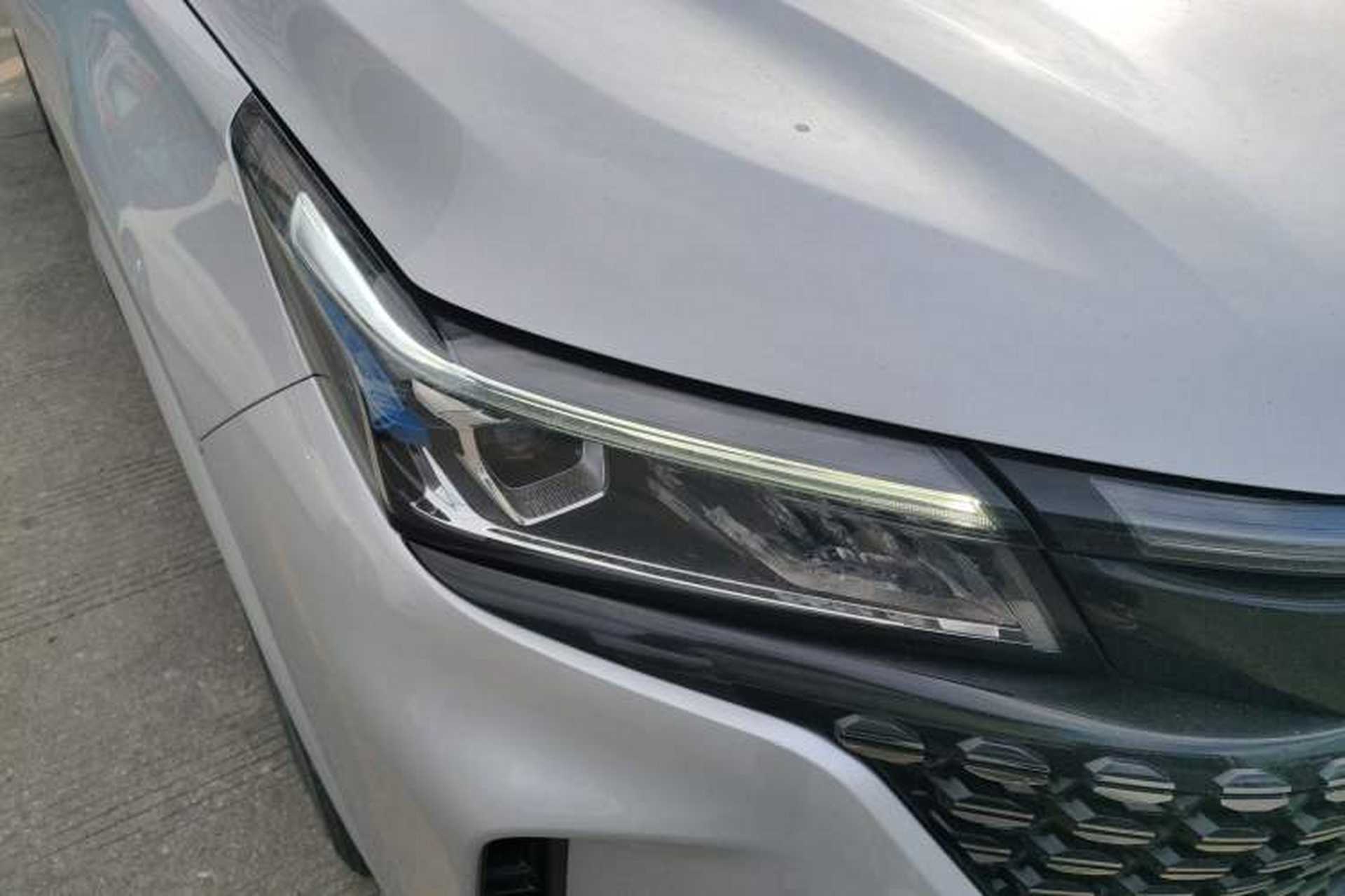 Used Landian E5 2023 1.5L DE-i 100KM Zhenxiang Edition 7-Seater Right Front Headlight