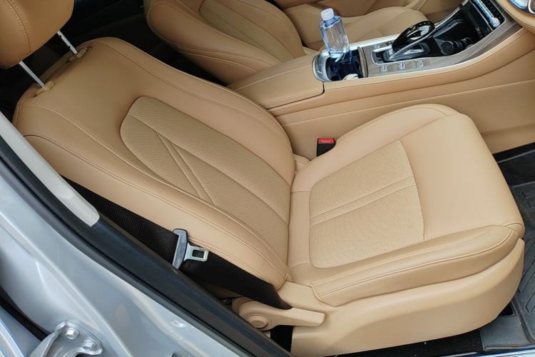 Used Landian E5 2023 1.5L DE-i 100KM Zhenxiang Edition 7-Seater Right Front Seat