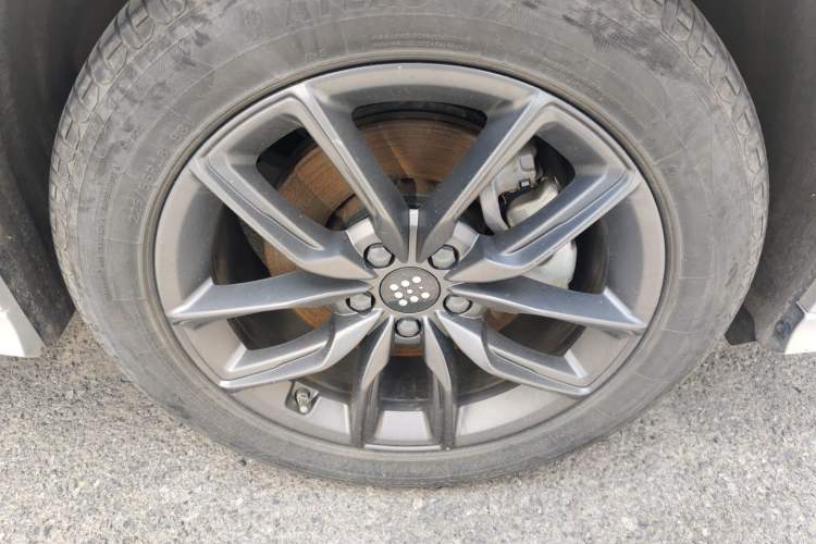 Used Landian E5 2023 1.5L DE-i 100KM Enjoyment Version 5 Seats Right Front Wheel Hub