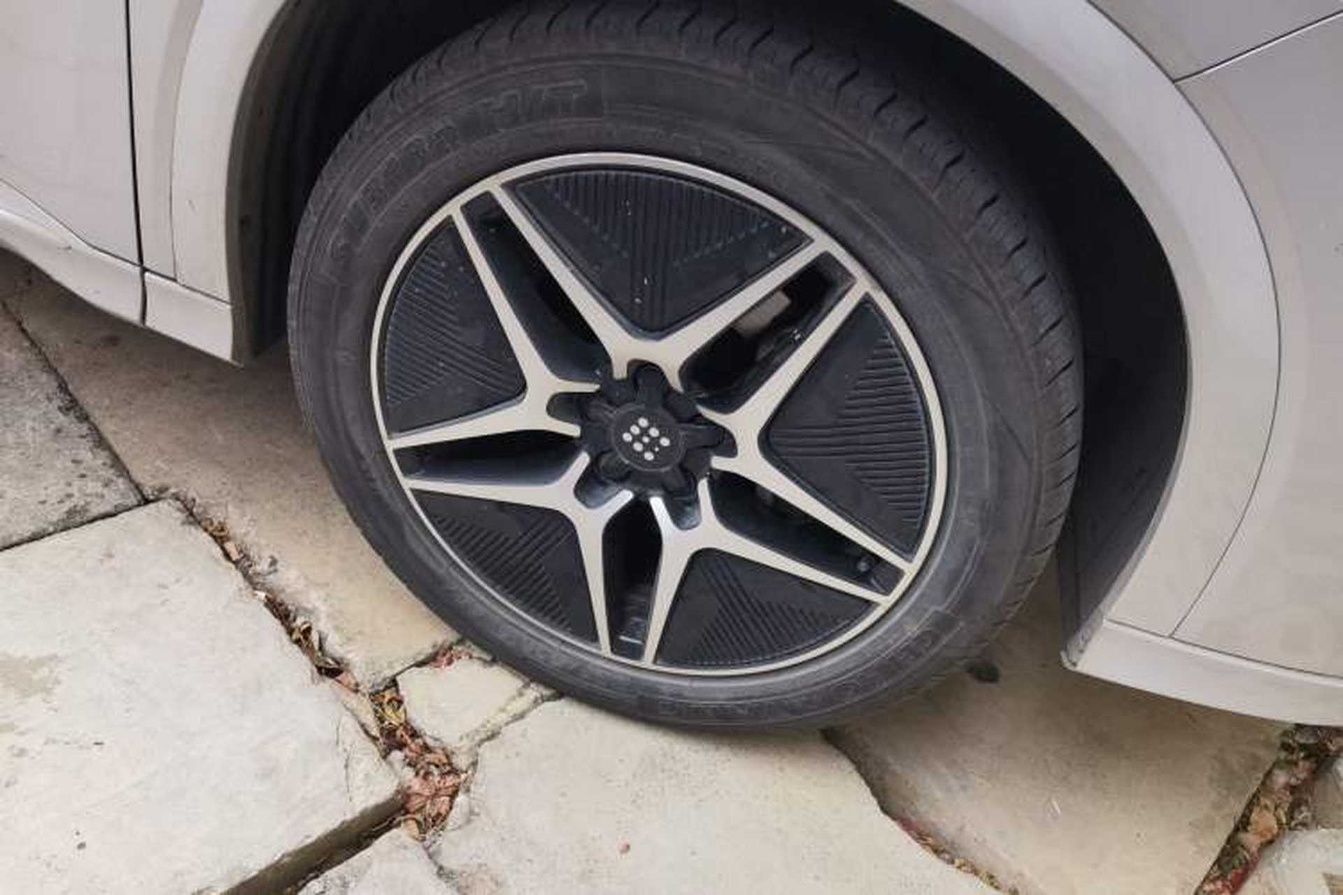 Used Landian E5 2023 1.5L DE-i 110KM Flagship 7-Seater Right Front Wheel Hub