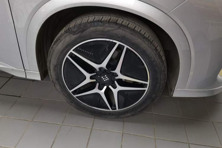 Used Landian E5 2023 1.5L DE-i 110 km Flagship Model 5 Seats Right Front Wheel Hub