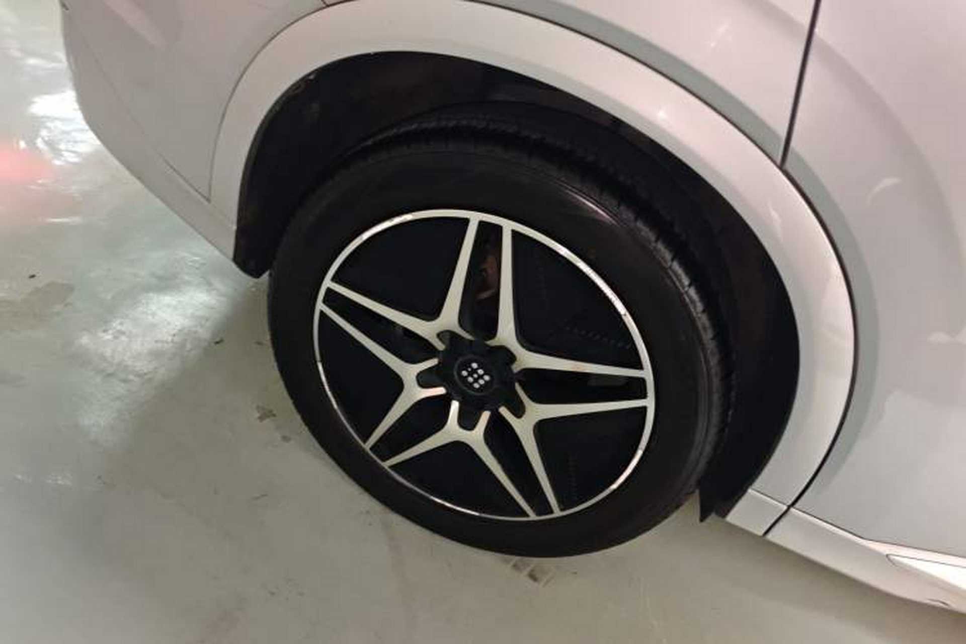 Used Landian E5 2023 1.5L DE-i 110 km Flagship Model 5 Seats Right Rear Wheel Hub