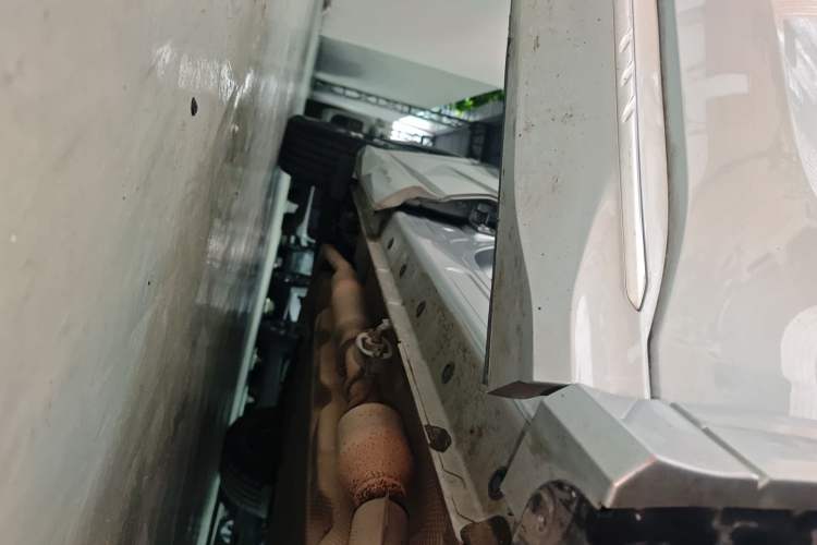 Used Landian E5 2023 1.5L DE-i 110 km Flagship Model 5 Seats Right Side Sill