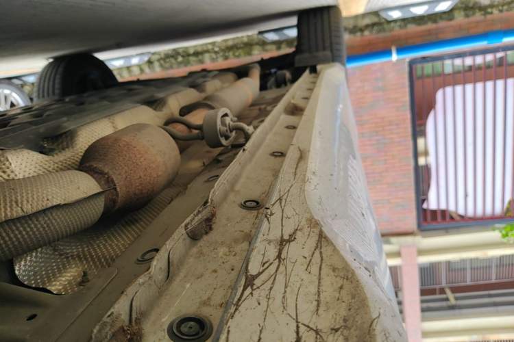 Used Landian E5 2023 1.5L DE-i 100KM Zhenxiang Edition 7-Seater Right Side Sill