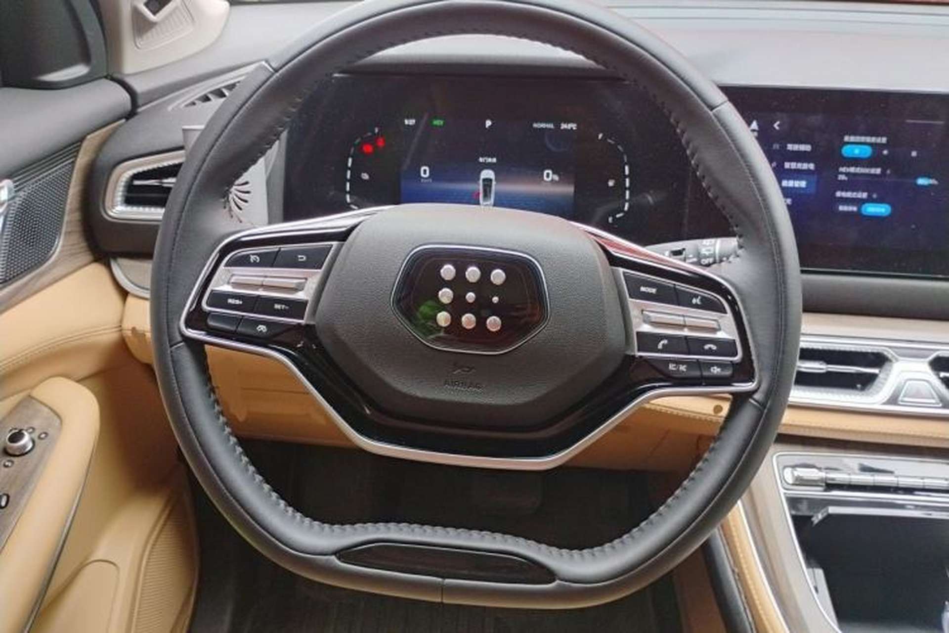 Used Landian E5 2023 1.5L DE-i 100KM Zhenxiang Edition 7-Seater Steering Wheel