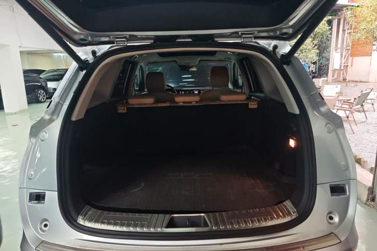 Used Landian E5 2023 1.5L DE-i 110 km Flagship Model 5 Seats Trunk