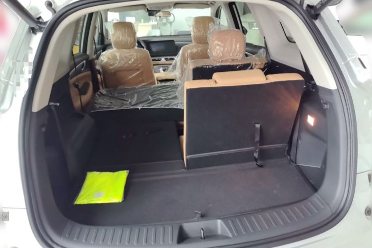 Used Landian E5 2023 1.5L DE-i 100KM Zhenxiang Edition 7-Seater Trunk