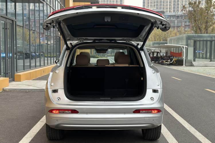 Used Landian E5 2023 1.5L DE-i 110KM Flagship 7-Seater Trunk
