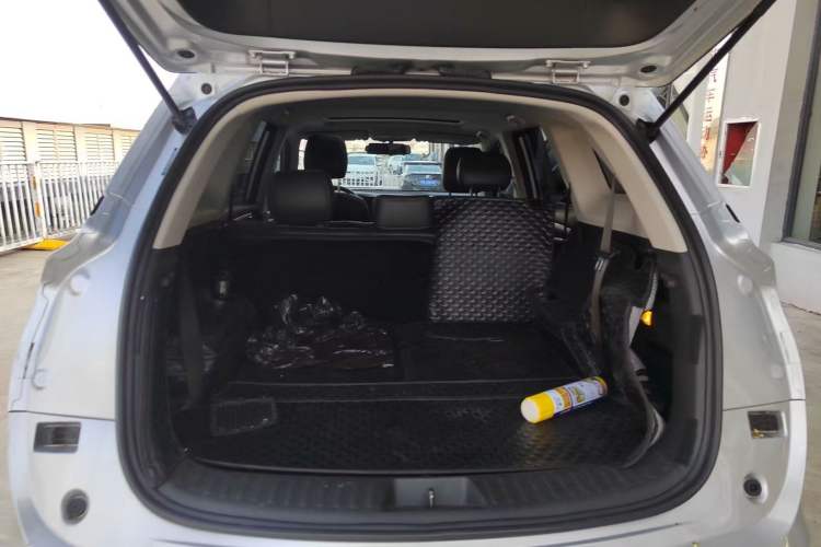 Used Landian E5 2023 1.5L DE-i 100KM Comfort Edition 7-Seater Trunk