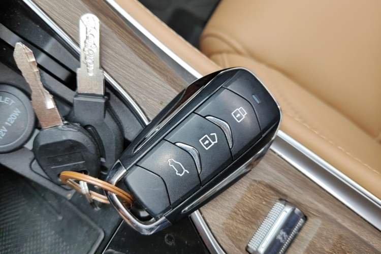 Used Landian E5 2023 1.5L DE-i 100KM Zhenxiang Edition 7-Seater Vehicle Key