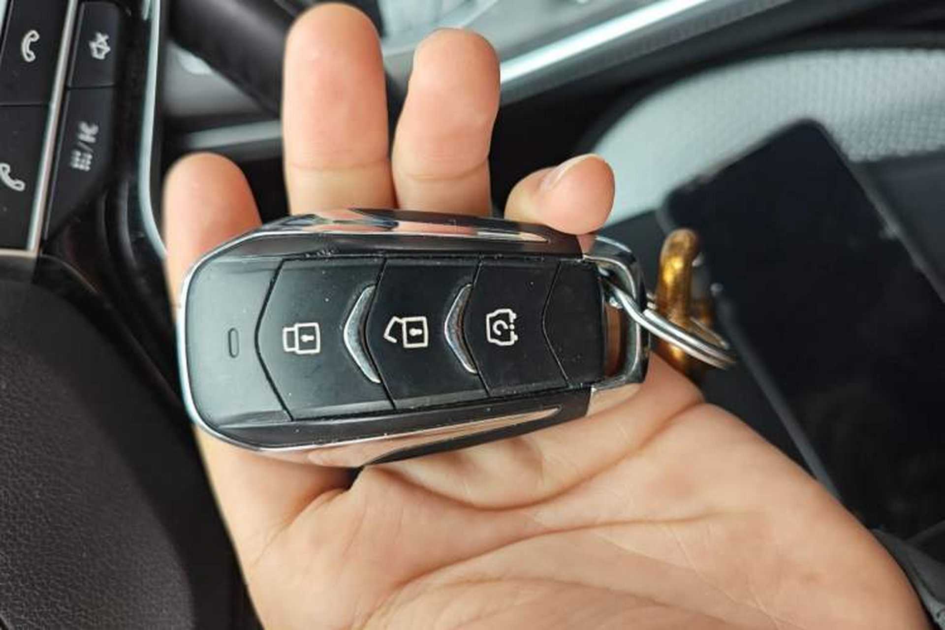 Used Landian E5 2023 1.5L DE-i 100KM Enjoyment Version 5 Seats Vehicle Key