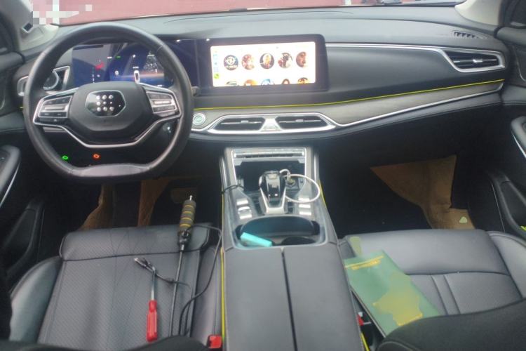 Used Landian E5 2023 1.5L DE-i 100KM Zhenxiang Edition 5-seater Center Console