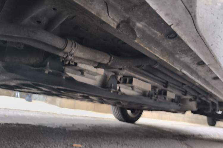 Used Landian E5 2023 1.5L DE-i 100KM Comfort Edition 7-Seater Chassis Front Left