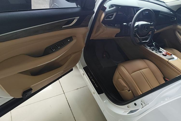 Used Landian E5 2023 1.5L DE-i 100KM Comfort Edition 7-Seater Driver Seat