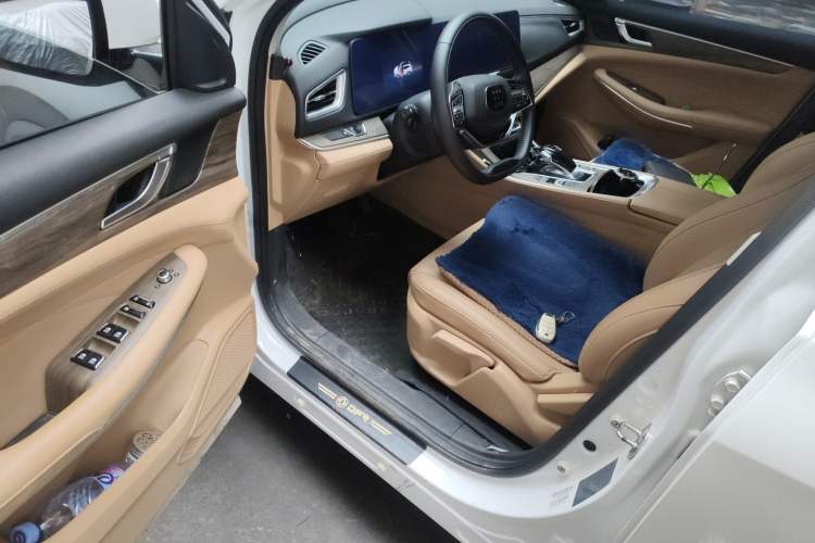 Used Landian E5 2023 1.5L DE-i 100KM Comfort Edition 7-Seater Driver Seat