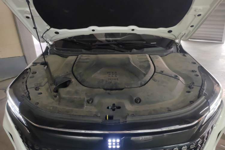 Used Landian E5 2023 1.5L DE-i 100KM Enjoyment Version 5 Seats Engine Bay