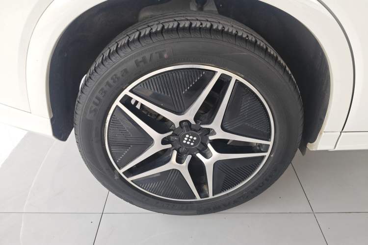 Used Landian E5 2023 1.5L DE-i 100KM Zhenxiang Edition 5-seater Exterior 2