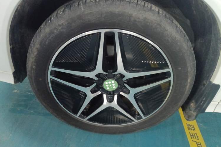 Used Landian E5 2023 1.5L DE-i 100KM Zhenxiang Edition 7-Seater Exterior 4