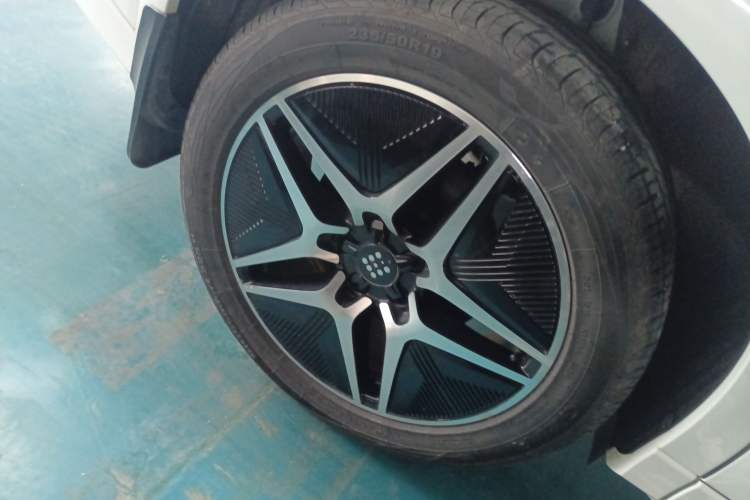Used Landian E5 2023 1.5L DE-i 100KM Zhenxiang Edition 7-Seater Exterior 5