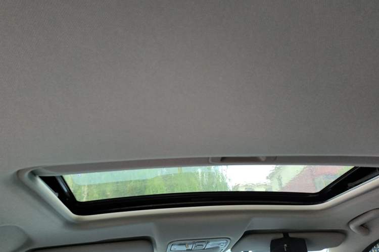 Used Landian E5 2023 1.5L DE-i 100KM Comfort Edition 7-Seater Headliner