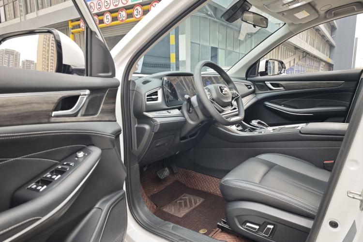Used Landian E5 2023 1.5L DE-i 100KM Zhenxiang Edition 5-seater Interior 5