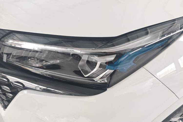 Used Landian E5 2023 1.5L DE-i 100KM Zhenxiang Edition 5-seater Left Front Headlight
