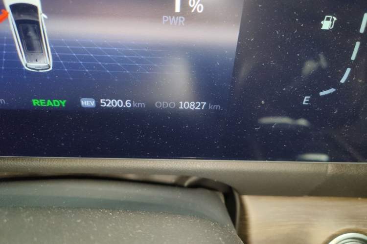 Used Landian E5 2023 1.5L DE-i 100KM Comfort Edition 7-Seater Odometer Close Up