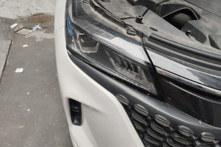 Used Landian E5 2023 1.5L DE-i 100KM Comfort Edition 7-Seater Right Front Headlight