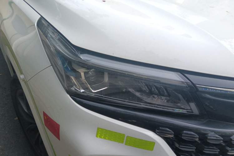 Used Landian E5 2023 1.5L DE-i 100KM Comfort Edition 7-Seater Right Front Headlight