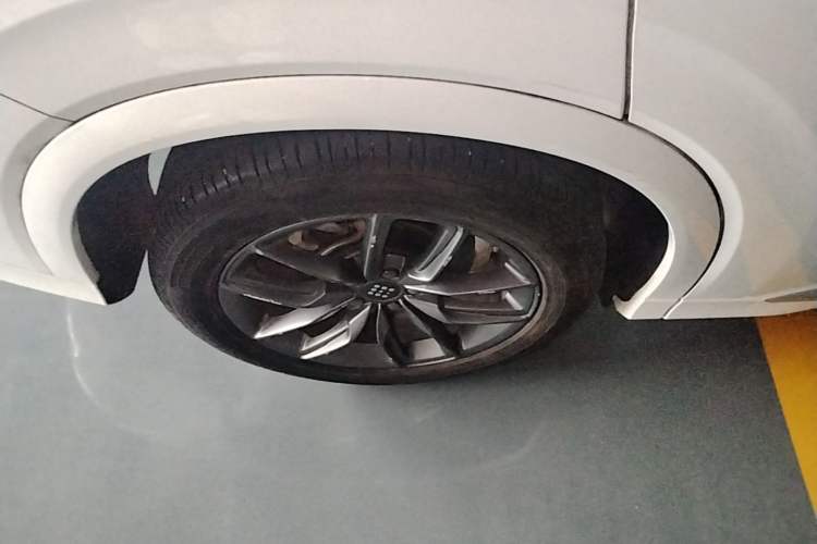 Used Landian E5 2023 1.5L DE-i 100KM Comfort Edition 7-Seater Right Rear Wheel Hub