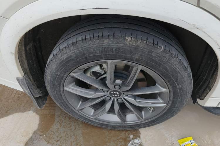 Used Landian E5 2023 1.5L DE-i 100KM Comfort Edition 7-Seater Right Rear Wheel Hub