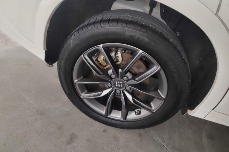 Used Landian E5 2023 1.5L DE-i 100KM Enjoyment Version 5 Seats Right Rear Wheel Hub