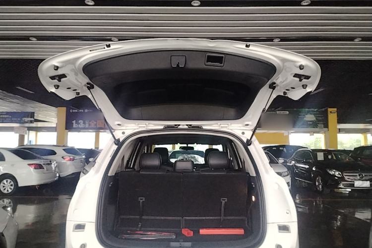 Used Landian E5 2023 1.5L DE-i 100KM Comfort Edition 7-Seater Trunk