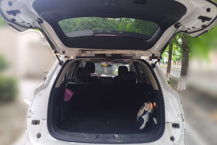 Used Landian E5 2023 1.5L DE-i 100KM Comfort Edition 7-Seater Trunk