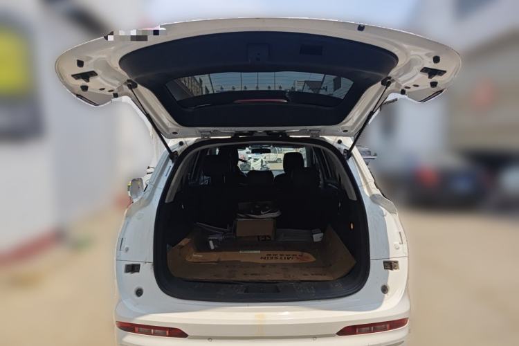 Used Landian E5 2023 1.5L DE-i 100KM Comfort Edition 7-Seater Trunk